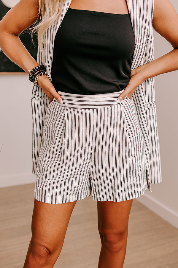 Grandest Moment Linen-Blend High Waist Shorts Image - 2