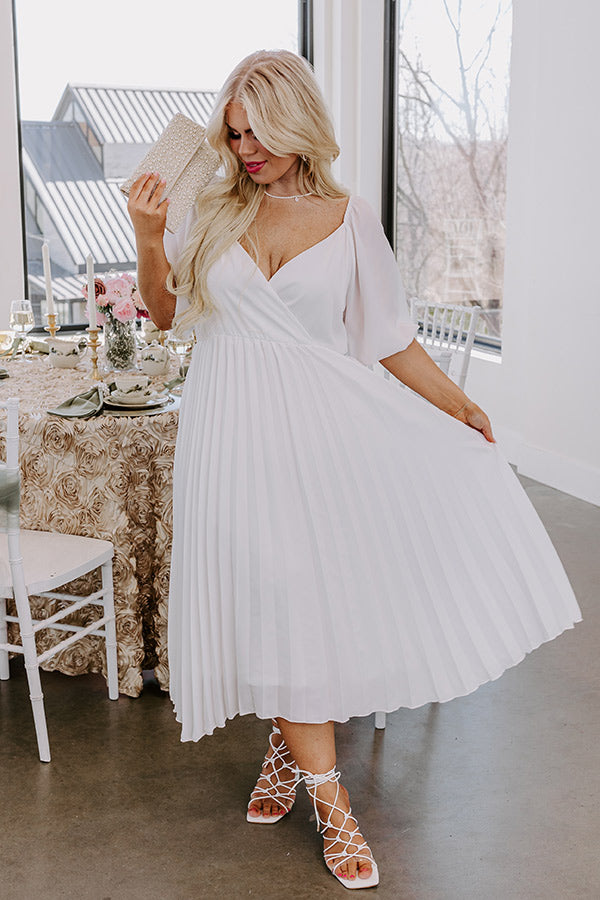 Recent Romance Pleated Midi In White Curves