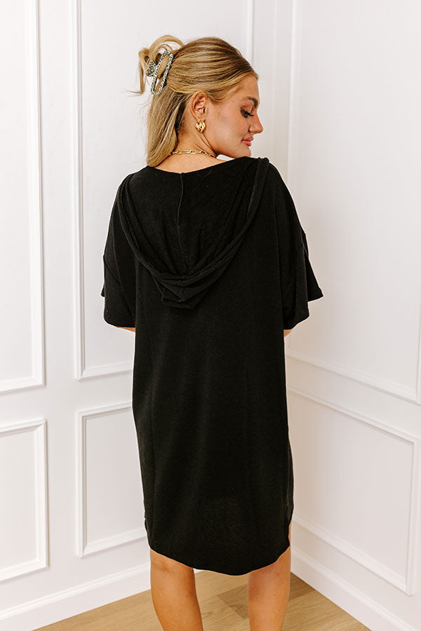 Calm And Centered Shift Dress In Black Image - 4