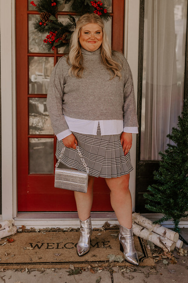 Leaf Lined Drive Sweater Top in Grey Curves