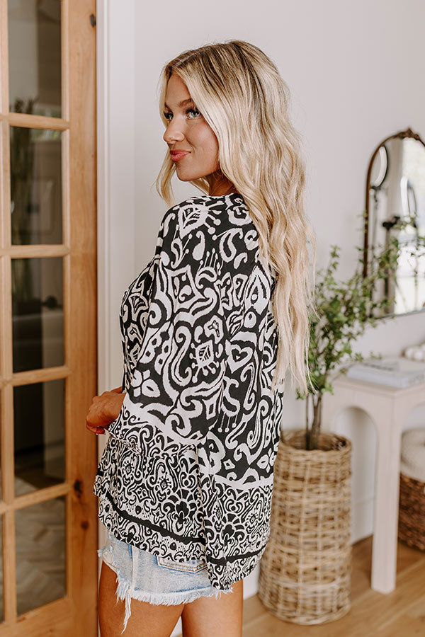 Santorini Season Shift Top in Black Image - 3