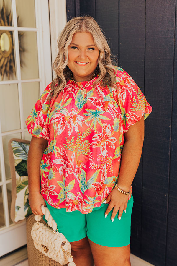 Tropical Cruise Shift Top Curves Image - 3