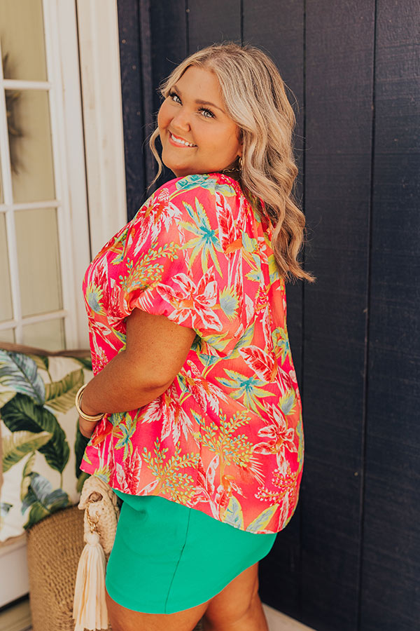 Tropical Cruise Shift Top Curves Image - 4