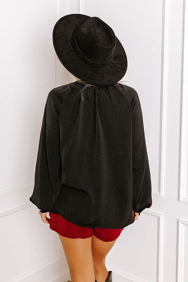 Manhattan Chic Ruffle Top in Black Image - 4