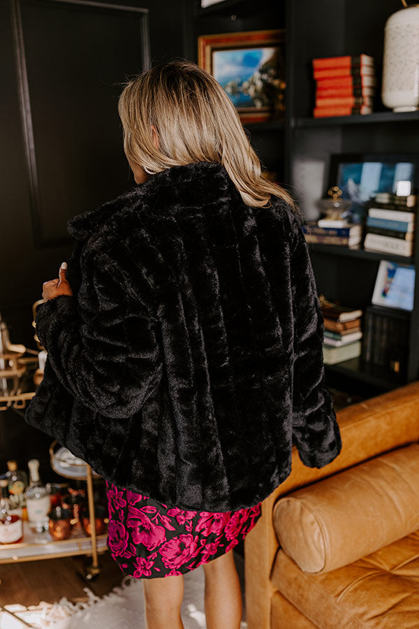 Luxe Feeling Plush Jacket in Black Image - 4