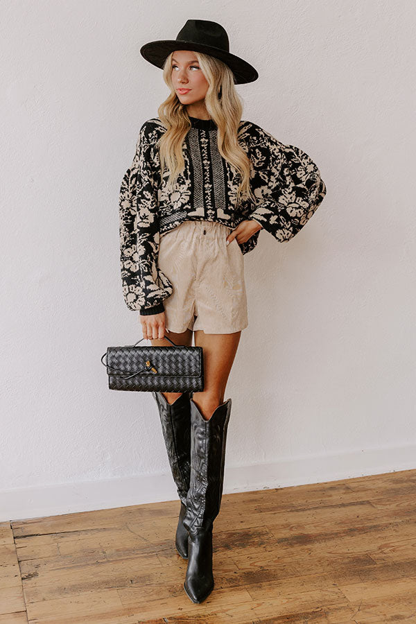 Chic Statement Floral Knit Sweater in Black Image - 5