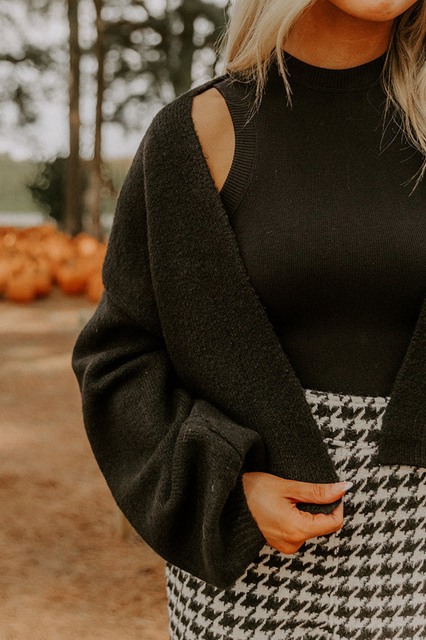 Snuggle Season Knit Cardigan in Black Image - 3