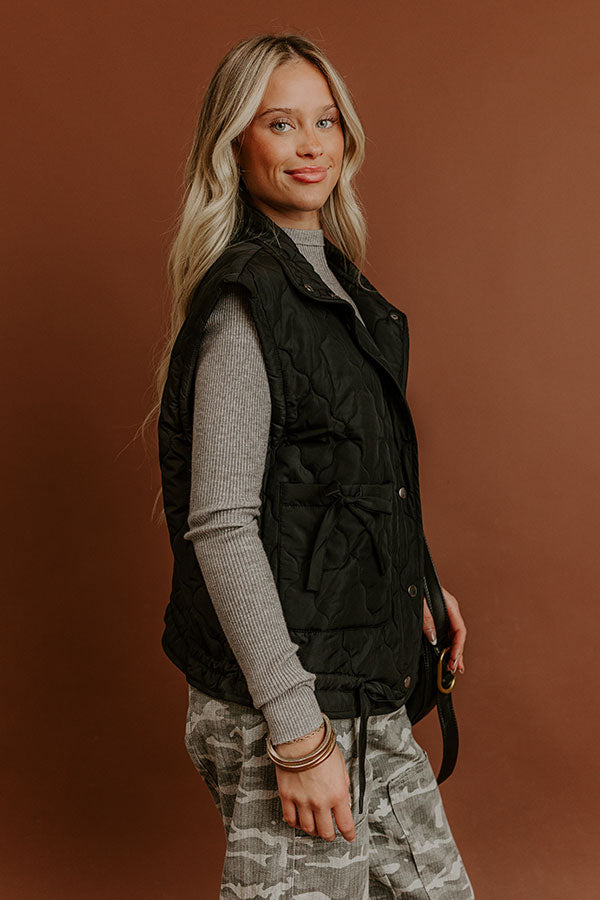 Cabin Mornings Quilted Vest in Black Image - 5