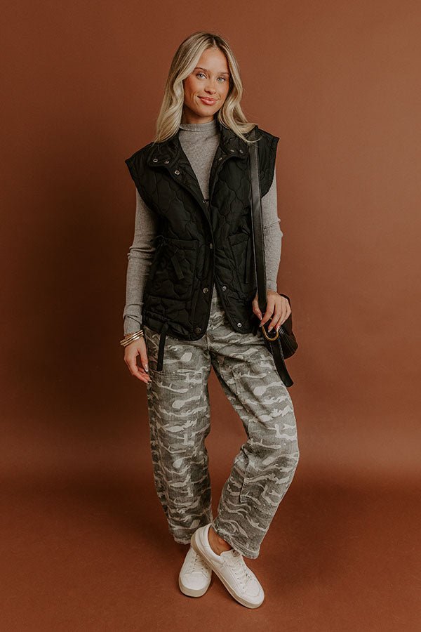 Cabin Mornings Quilted Vest in Black Image - 3