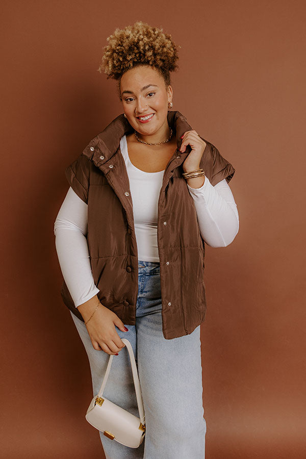 Brisk Stroll Puffer Vest in Chestnut Curves Image - 3
