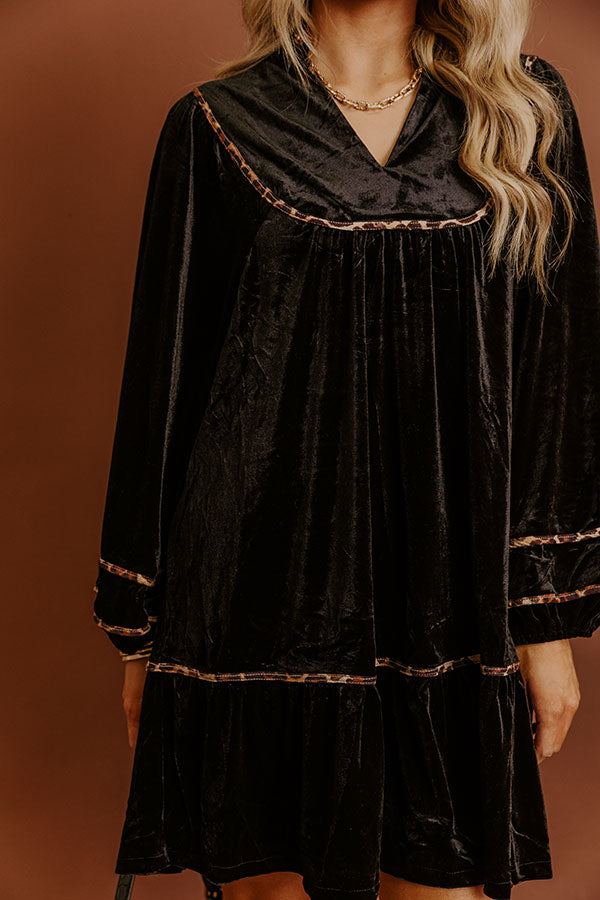 Candlelight Evening Velvet Mini Dress in Black Image - 4