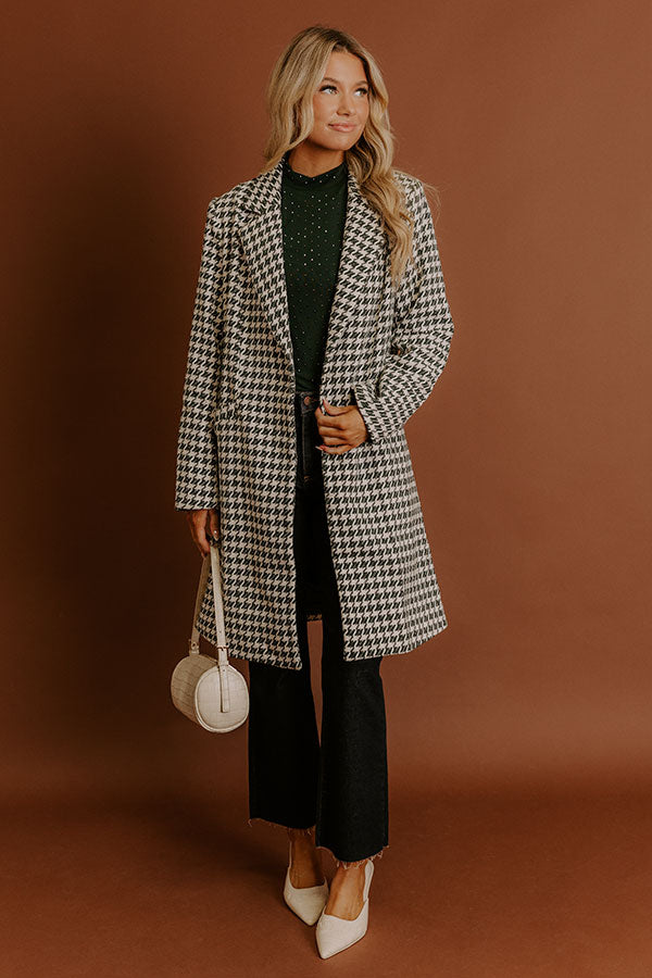 Metropolitan Chic Houndstooth Coat Image - 2