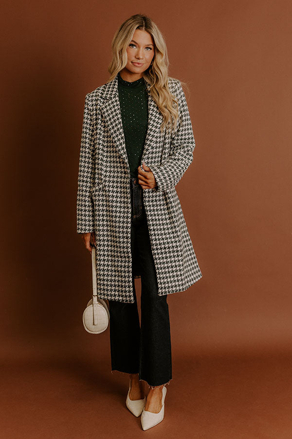 Metropolitan Chic Houndstooth Coat Image - 4