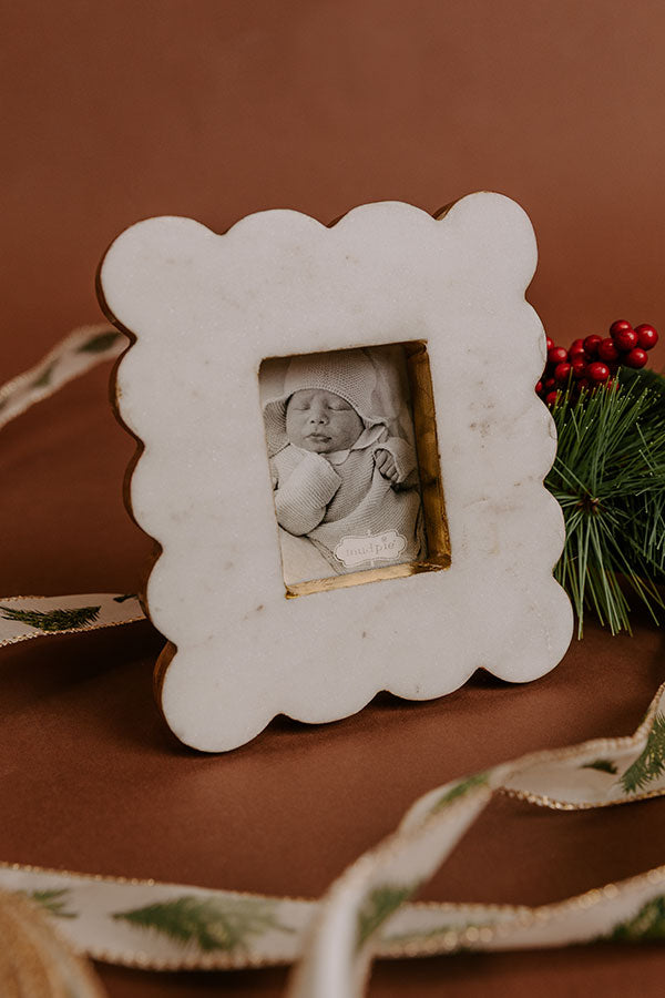 Sweet Moments Scalloped Marble Photos Frame Image - 1