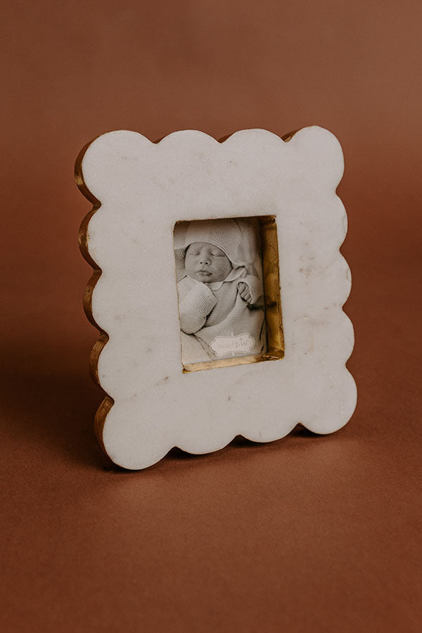 Sweet Moments Scalloped Marble Photos Frame Image - 2