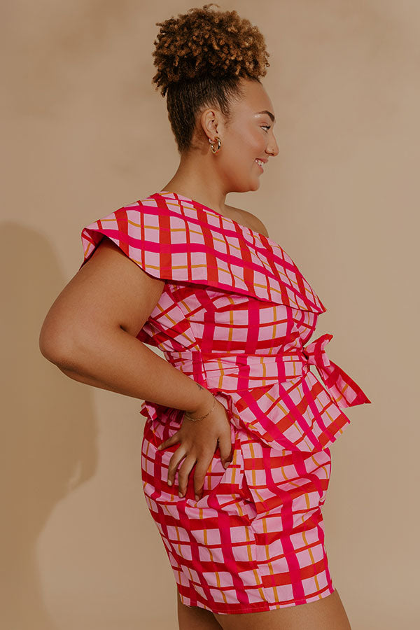 Pretty Chic One Shoulder Plaid Top Curves Image - 4