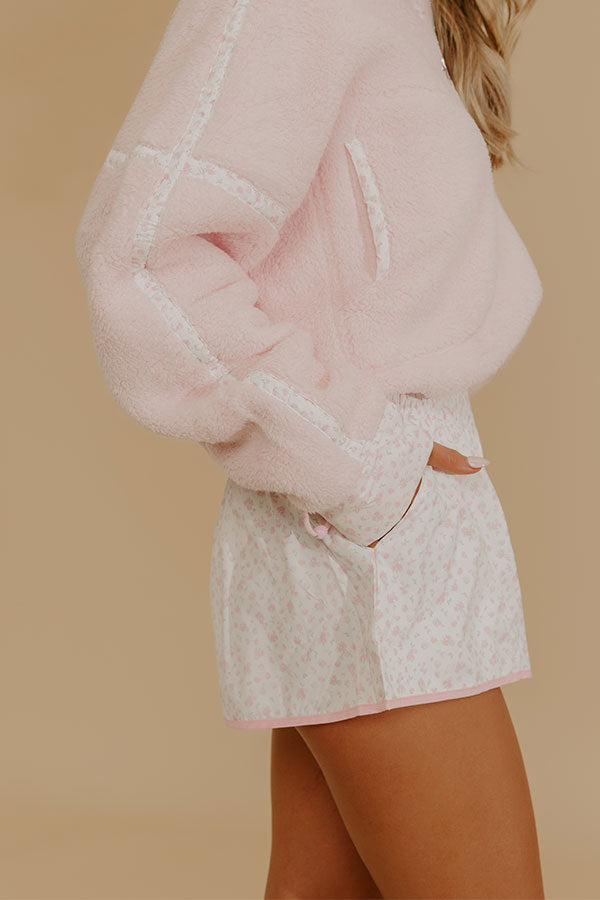 Effortless And Sweet Midrise Floral Shorts Image - 3