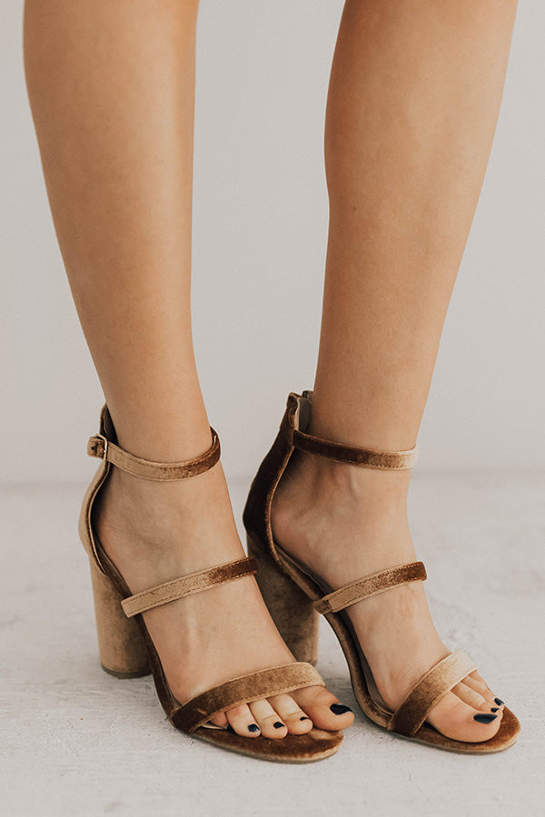 Vino Meet Up Velvet Heel in Chocolate Image - 2