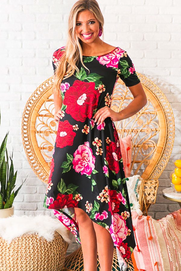 Peony Perfection Midi in Black Image - 3