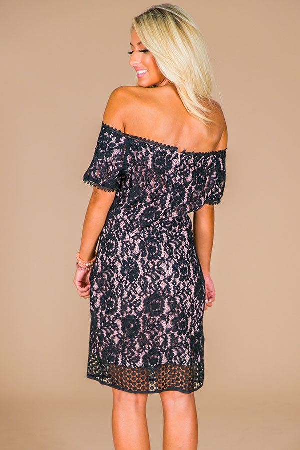 Off The Market Lace Dress in Black Image - 4