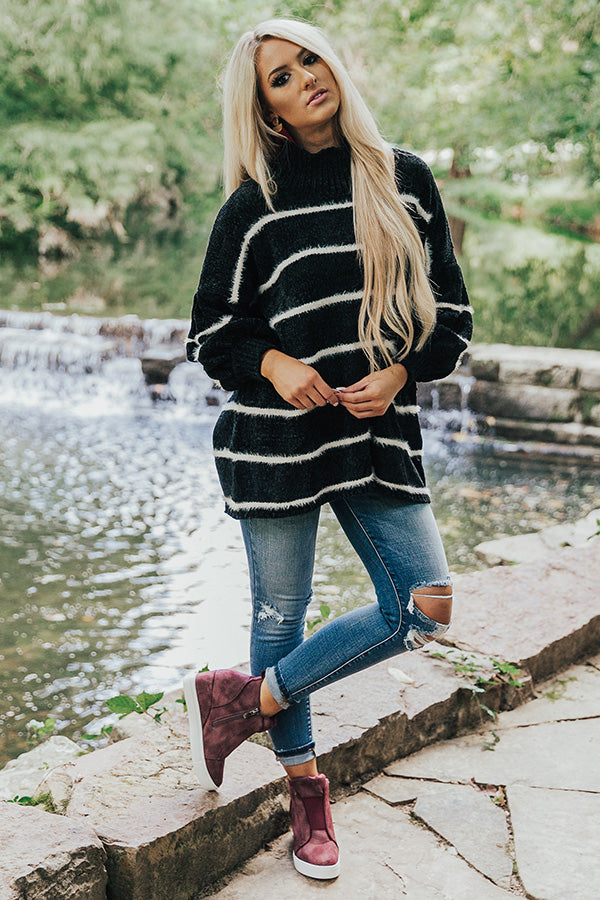 Chicago Cuddles Chenille Sweater In Black Image - 5