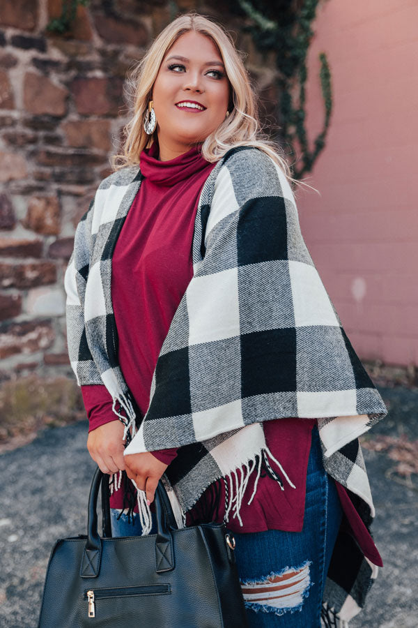 Manhattan Mornings Buffalo Check Poncho in White Image - 4