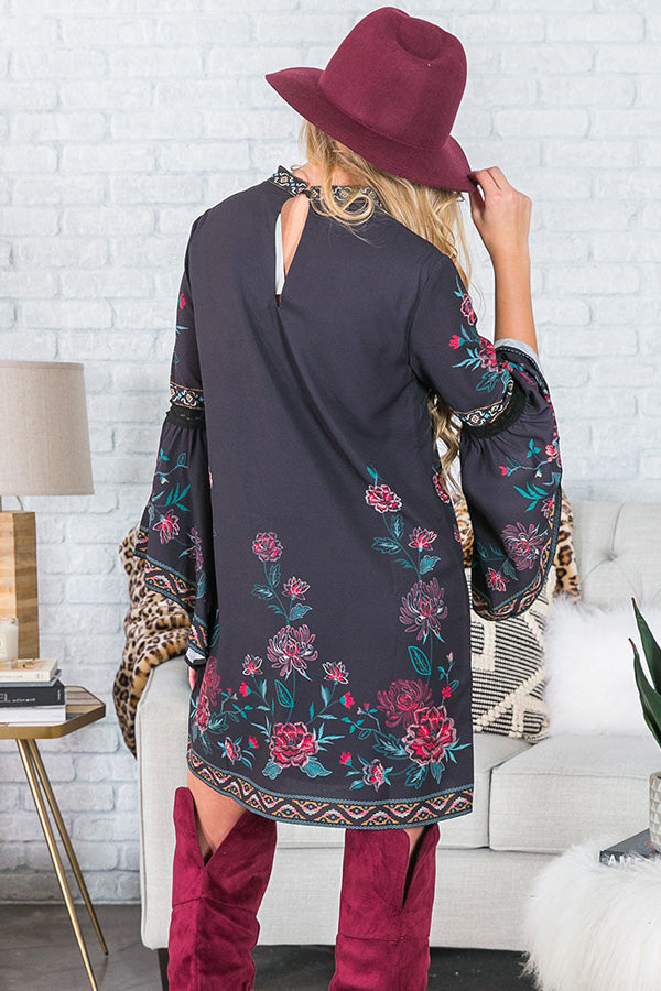 Queen Of Style Floral Shift Dress Image - 4