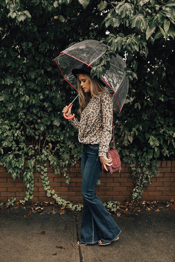 KanCan The Kinsley Midrise Flare in Dark Denim Wash Image - 4