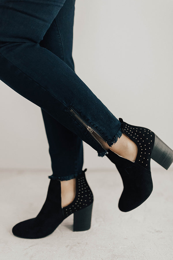 The Dawson Midrise Distressed Skinny Curves Image - 4