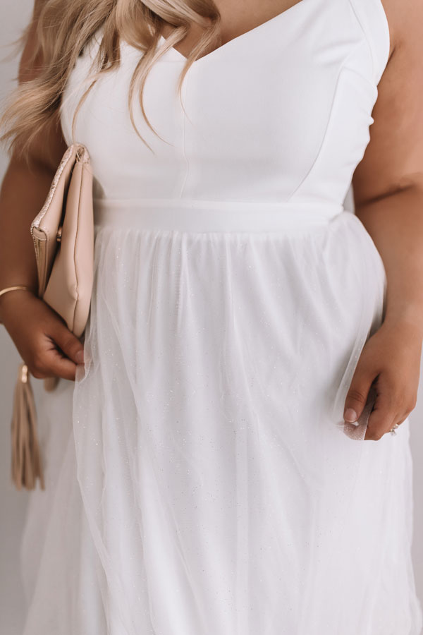 Kisses and Roses Dress Curves Image - 5