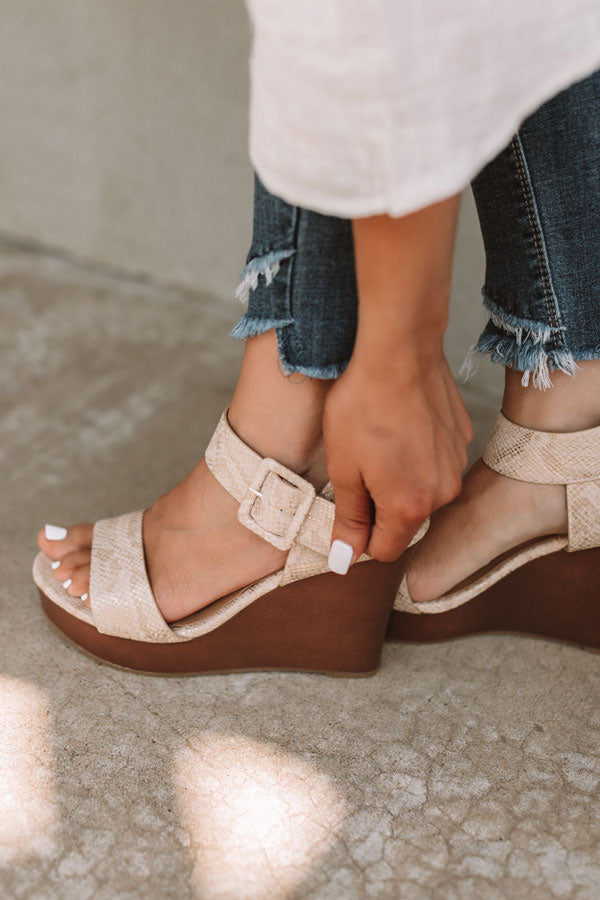 The Gracie Wedge Image - 2