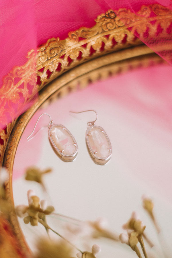 Kendra Scott Dani Silver Drop Earrings in White Pearl Image - 1