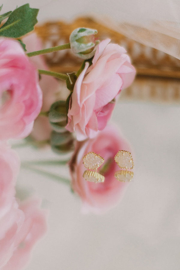 Kendra Scott Tessa Gold Stud Earrings in Iridescent Drusy Image - 3