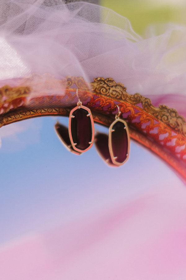 Kendra Scott Elle Gold Drop Earrings in Black Opaque Glass Image - 3