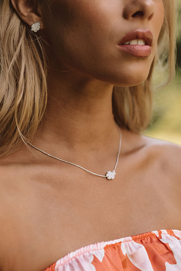 Kendra Scott Tess Silver Pendant Necklace in Iridescent Drusy Image - 1