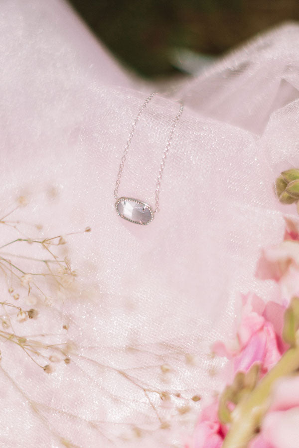 Kendra Scott Elisa Silver Pendant Necklace in Slate Cat's Eye Image - 3