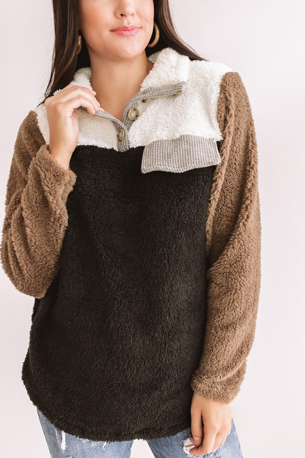 Bundled For The Bonfire Sherpa Pullover In Black Image - 4