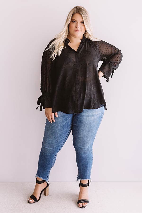 A Dozen Roses Shift Top In Black Curves Image - 1