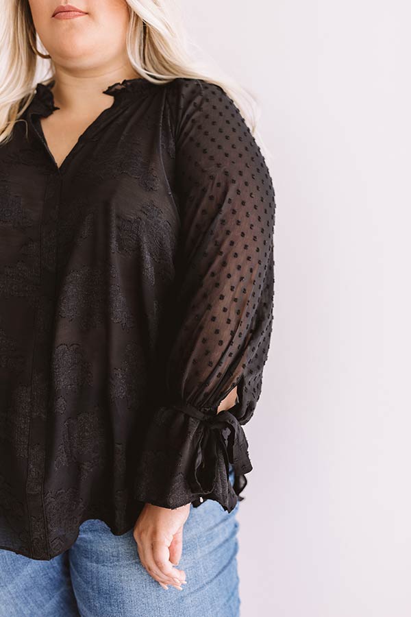 A Dozen Roses Shift Top In Black Curves Image - 4