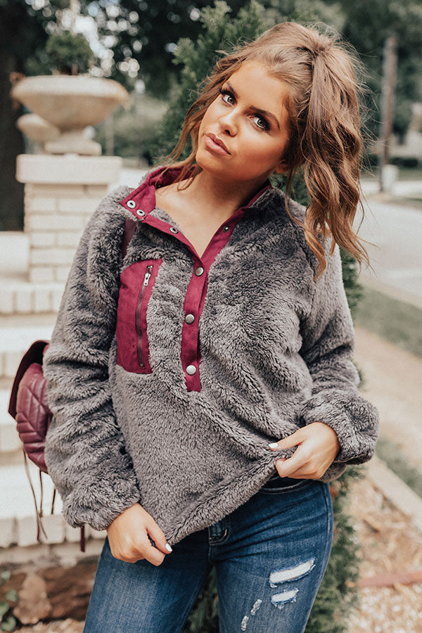 Start Spreading The News Pullover Sweater Image - 2