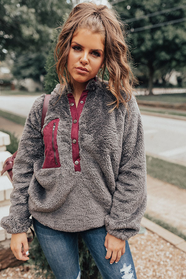 Start Spreading The News Pullover Sweater Image - 4