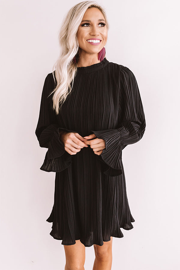 Rooftop Skyline Pleated Shift Dress In Black Image - 3