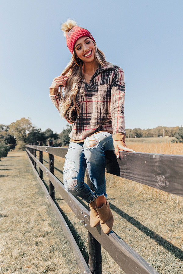Classic Style Plaid Pullover Image - 5