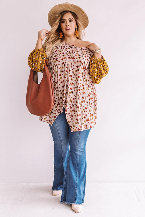 Radiating Beauty Shift Top Curves Image - 2