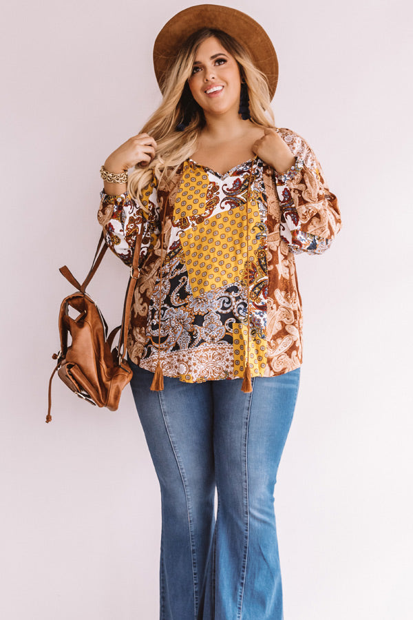 Endless Inspiration Paisley Shift Top in Golden Honey Curves Image - 3