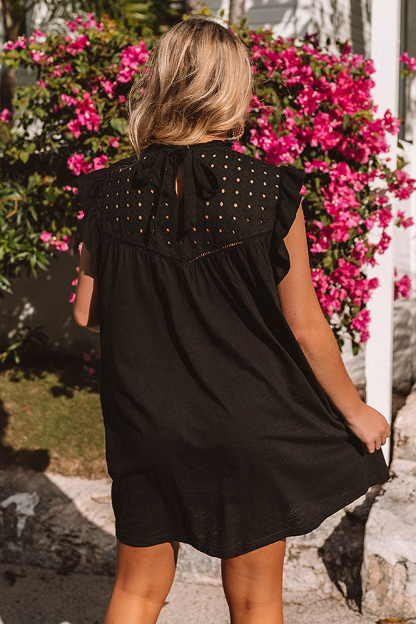 Balcony Views Eyelet Shift Dress in Black Image - 5
