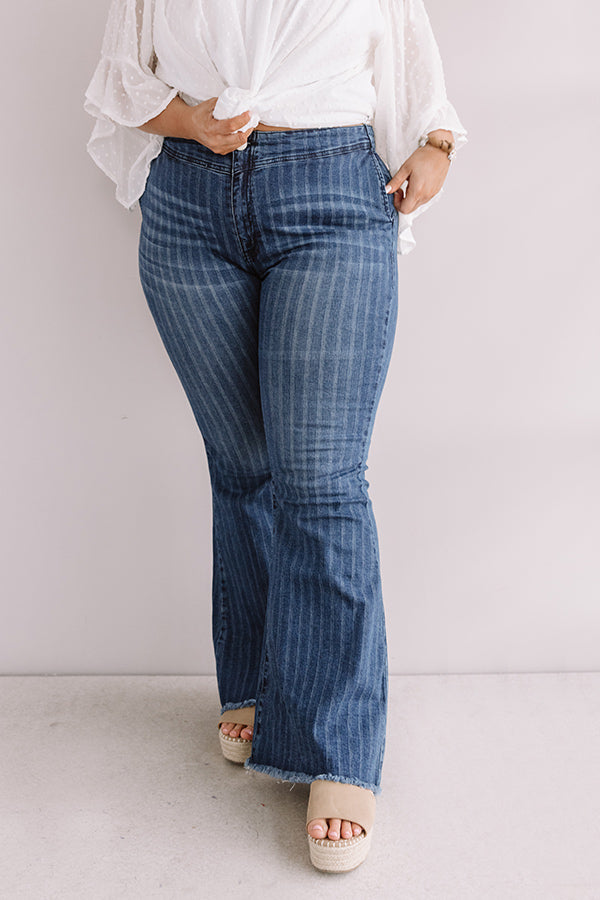 The Santana Midrise Flare Curves Image - 1