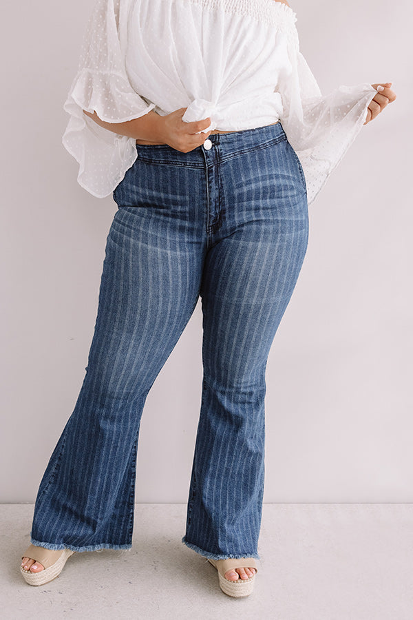 The Santana Midrise Flare Curves Image - 3