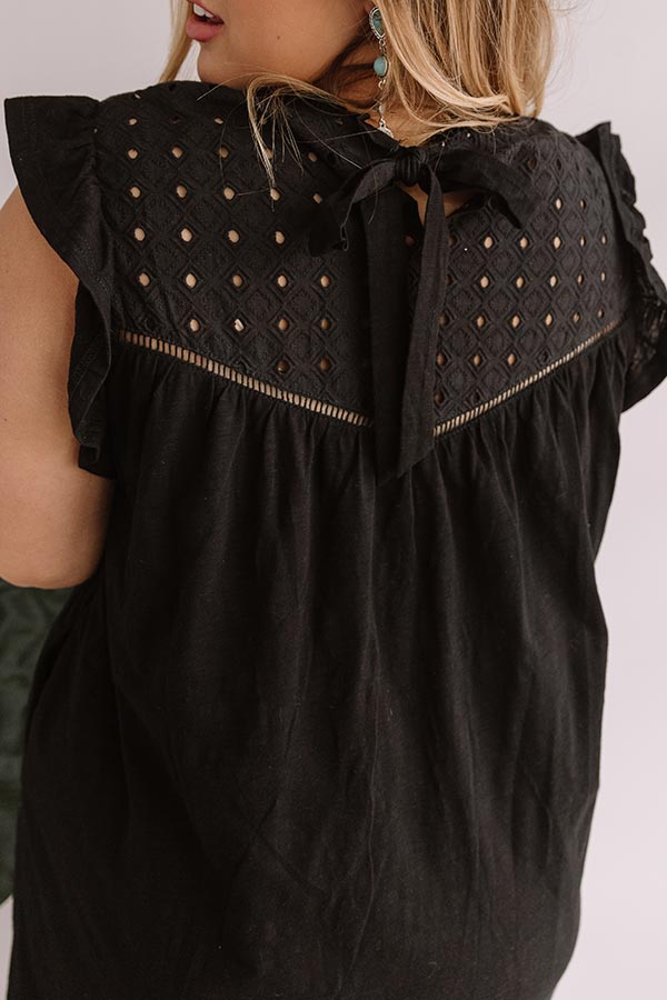 Balcony Views Eyelet Shift Dress In Black Curves Image - 4