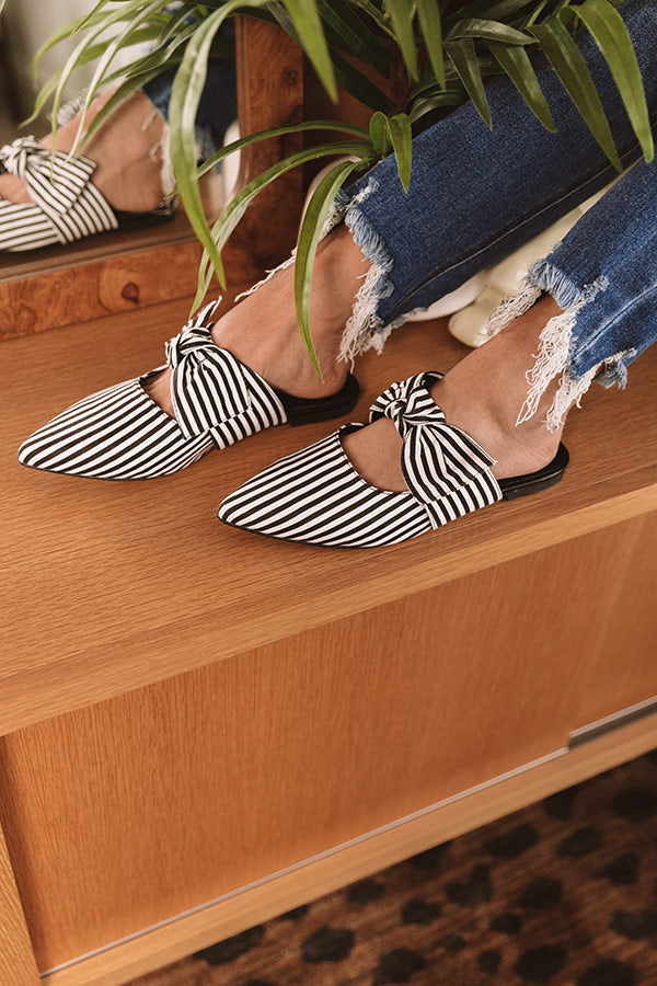The Eviana Stripe Flat Image - 2